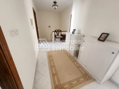 فيلا فاخرة للبيع في دار بوعزة . مساحتها الإجمالية 230 متر مربع. مفروشة بالكامل.