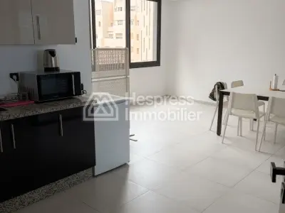 Bureaux en location à Ain Diab. Surface de 87 m². Résidence avec concierge, climatisation générale