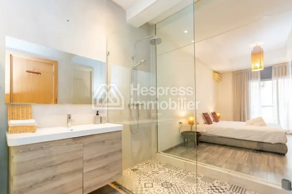 Apartment for rent at Racine . Total area 201 m². Fully furnished.