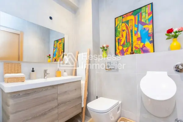 Apartment for rent at Racine . Total area 201 m². Fully furnished.