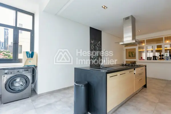 Apartment for rent at Racine . Total area 201 m². Fully furnished.