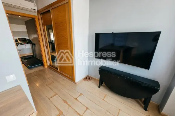 Apartment for sale in Val Fleury. Area 138 m². Satellite dish and security door.