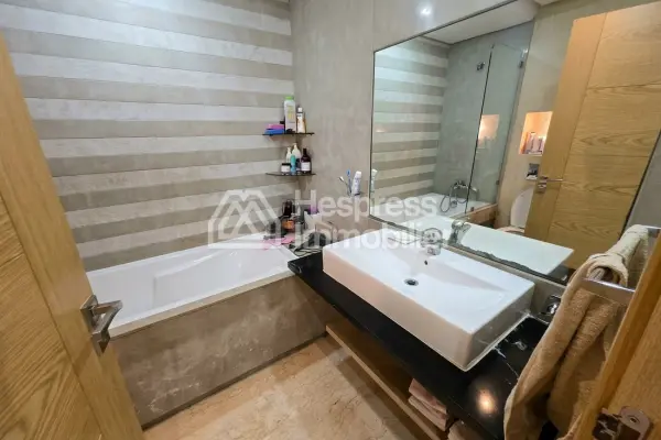 Apartment for sale in Val Fleury. Area 138 m². Satellite dish and security door.