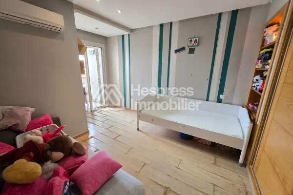 Apartment for sale in Val Fleury. Area 138 m². Satellite dish and security door.