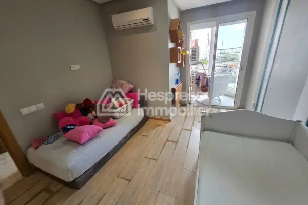 Apartment for sale in Val Fleury. Area 138 m². Satellite dish and security door.