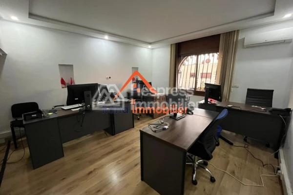 Villa for rent, 360m² in Rabat