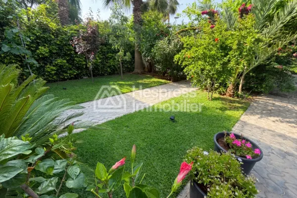 Stunning villa for sale in Errahma. 4 bedrooms. Armored door, security.