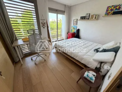 Stunning villa for sale in Errahma. 4 bedrooms. Armored door, security.