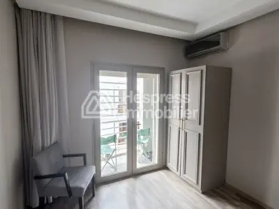 شقة للإيجار في المثلث الذهبي. أربع غرف مريحة. مفروشة بشكل جيد.