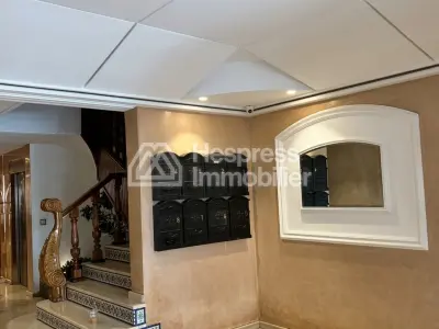Bel appartement vide à louer à Vélodrome