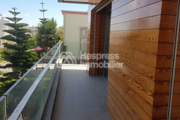 Belle villa vide à louer à Nawrass Dar bouazza