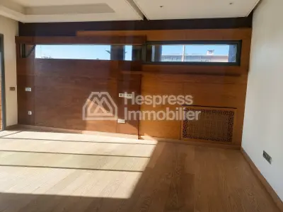 فيلا جميلة فارغة للإيجار في نوراس دار بوعزة