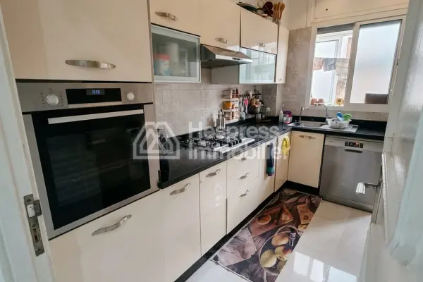 Nice unfurnished apartment for rent in Mersultan