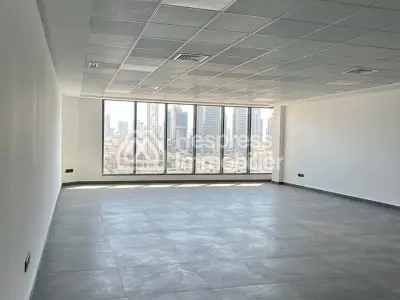 Bureau neuf à louer à Bd Yacoub El Mansour