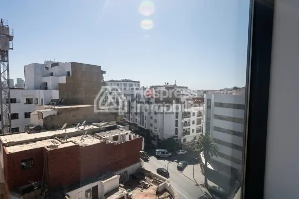 Bureau neuf à louer à Bd Yacoub El Mansour