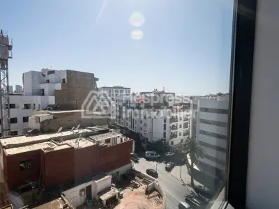 Bureau neuf à louer à Bd Yacoub El Mansour