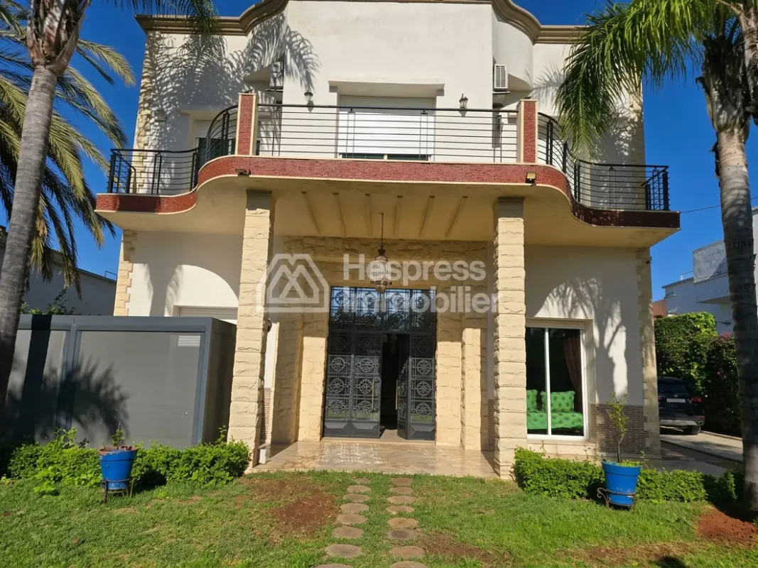 Large villa for sale in the Polo district