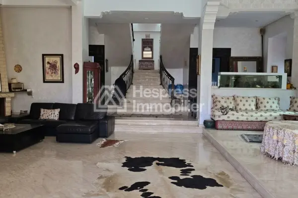 Large villa for sale in the Polo district