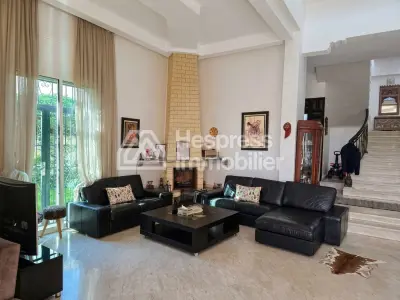 Large villa for sale in the Polo district