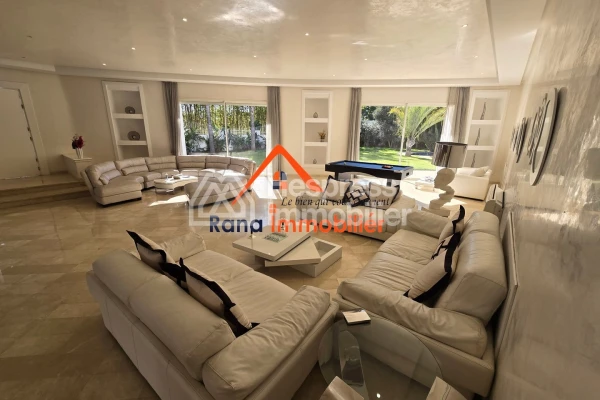 Villa à louer, 2000m² à Rabat, Quartier Souissi