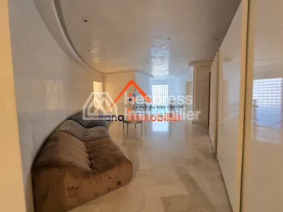 Villa à louer, 2000m² à Rabat, Quartier Souissi