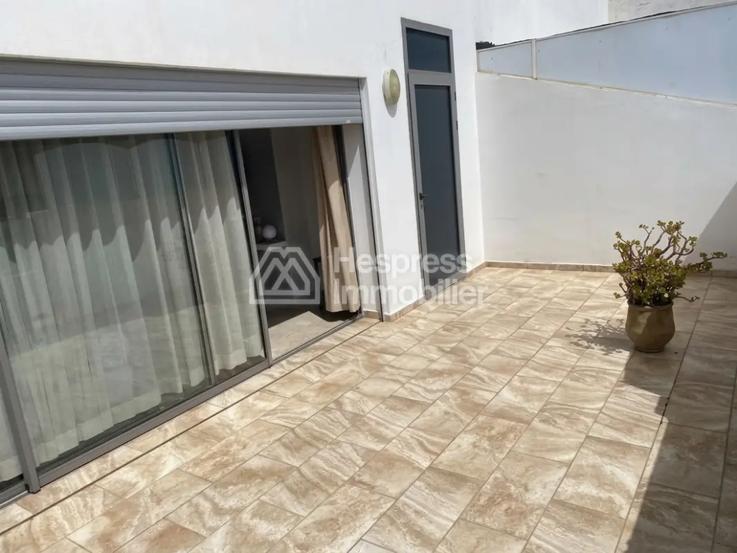 Appartement meublé à vendre avec grande terrasse