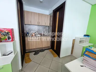 Bureau neuf bien aménagé à vendre