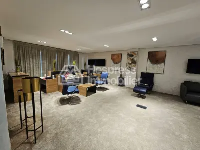 Bureau neuf bien aménagé à vendre