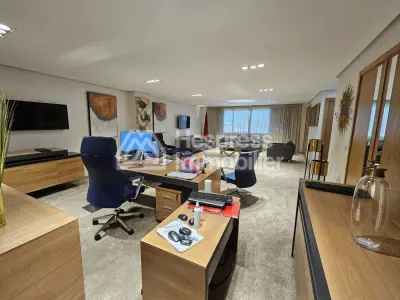 Bureau neuf bien aménagé à vendre