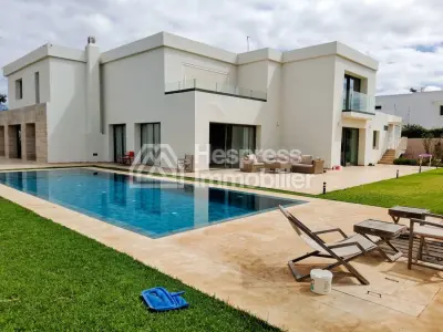 Luxury villa, unfurnished or furnished, for rent in Souissi