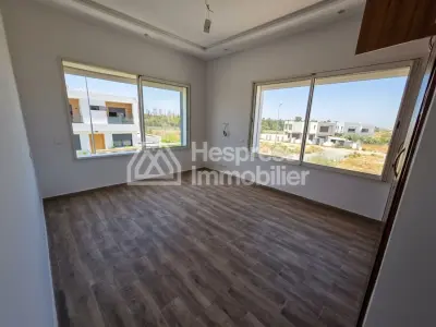 فيلا جديدة تمامًا، لم يسكنها أحد من قبل، معروضة للبيع في مدينة Bouskoura