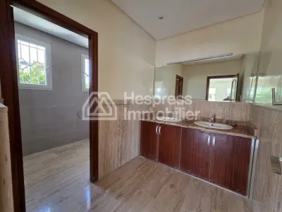 فيلا جديدة تمامًا، لم يسكنها أحد من قبل، معروضة للبيع في مدينة Bouskoura
