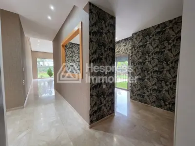 Location villa vide a Bouskoura /CasaDiaa