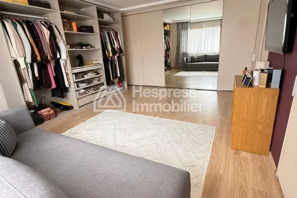 Stunning villa for sale in Bouskoura