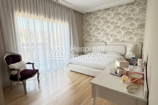 Stunning villa for sale in Bouskoura