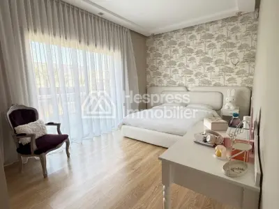 Stunning villa for sale in Bouskoura