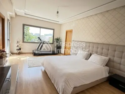 Stunning villa for sale in Bouskoura