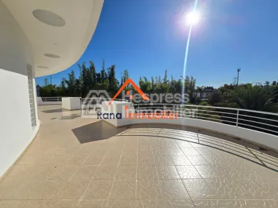 Villa à louer, 2000m² à Rabat, Quartier Souissi