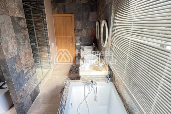 Sublime villa à vendre à Bouskoura