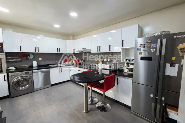 Spacieux appartement à vendre coté 17 etages