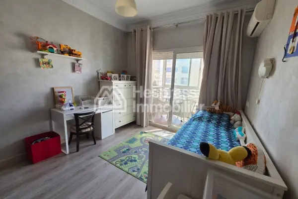 Spacious apartment for sale on the 17th floor