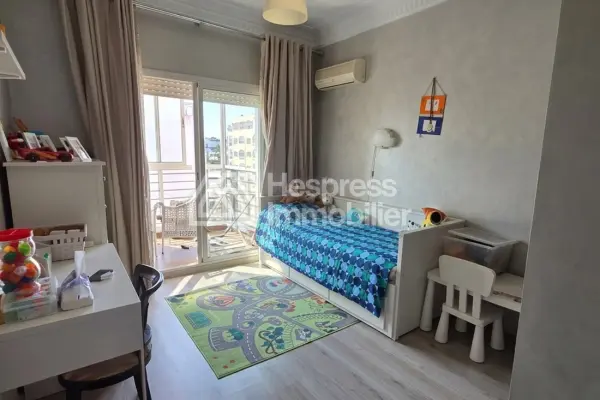 Spacious apartment for sale on the 17th floor