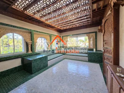 Villa à louer, 2000m² à Rabat, Quartier Souissi