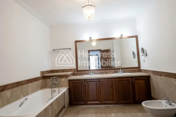 Apartement à vendre racine rue Abou mahassine