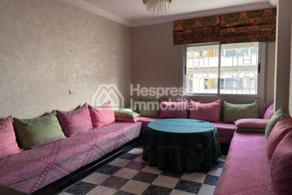 Large 4-bedroom apartment in the city center