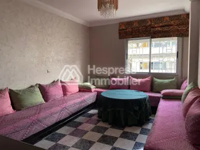 Large 4-bedroom apartment in the city center