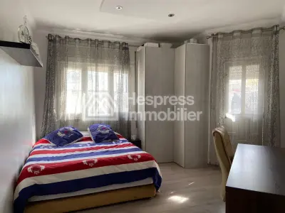 Large 4-bedroom apartment in the city center