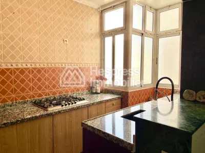 Large 4-bedroom apartment in the city center