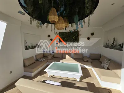 Villa à louer, 2000m² à Rabat, Quartier Souissi