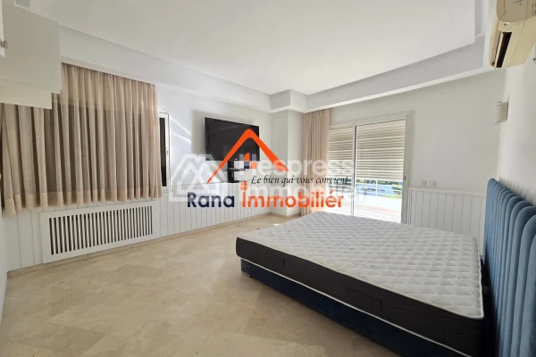Villa à louer, 2000m² à Rabat, Quartier Souissi
